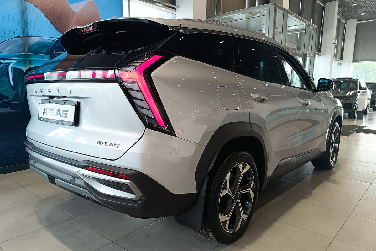 Фото GEELY Atlas II Люкс Серебристый металлик II 2026, №2