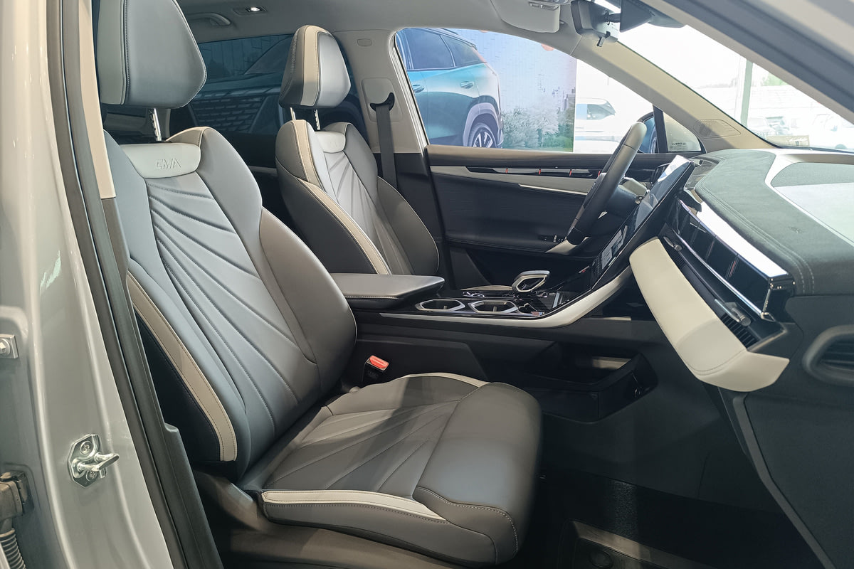 Фото GEELY Atlas II Люкс Серебристый металлик II 2026, №7