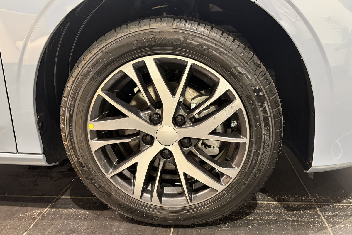 Фото GEELY Belgee S50 I Стиль Серо-голубой металлик I 2026, №4