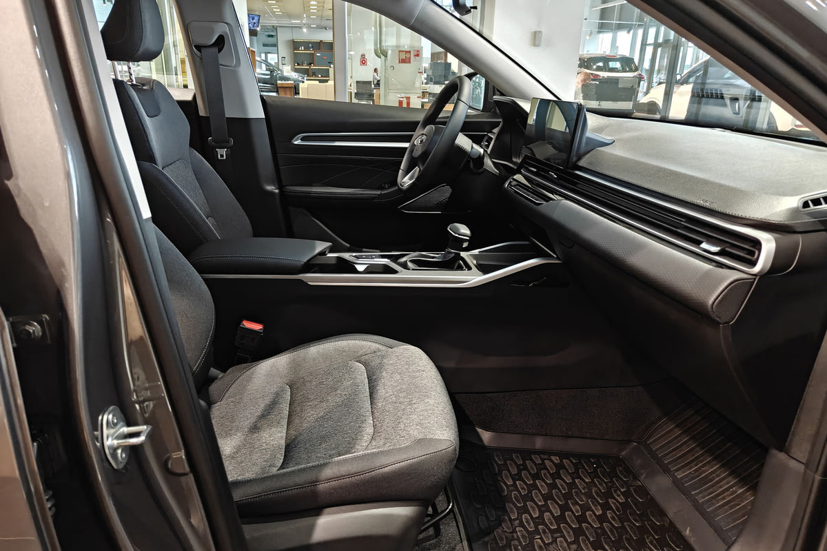 Фото GEELY Belgee S50 I Стиль Серый металлик I 2026, №7