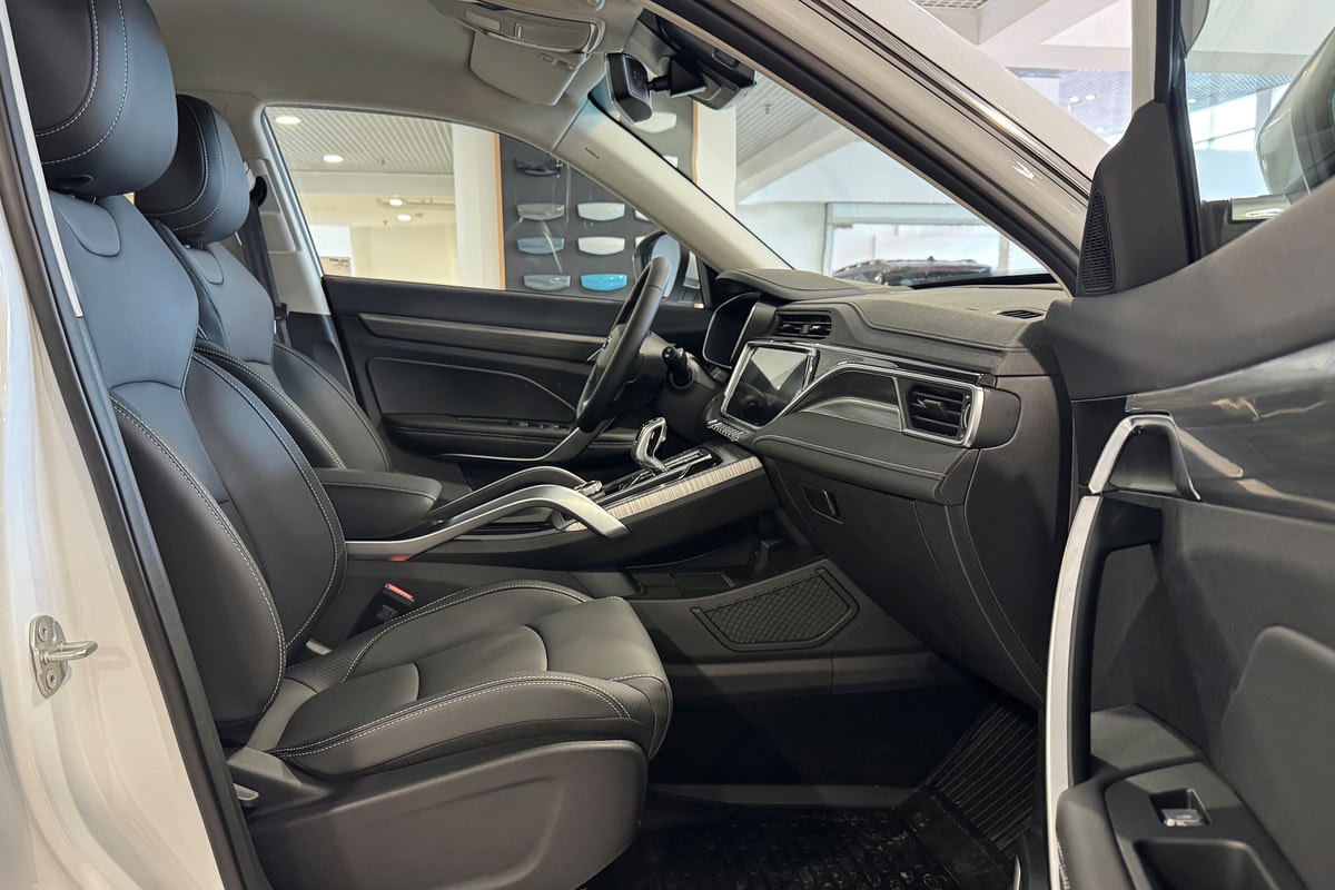 Фото GEELY Belgee X70 I Рестайлинг Престиж Белый I Рестайлинг 2026, №8
