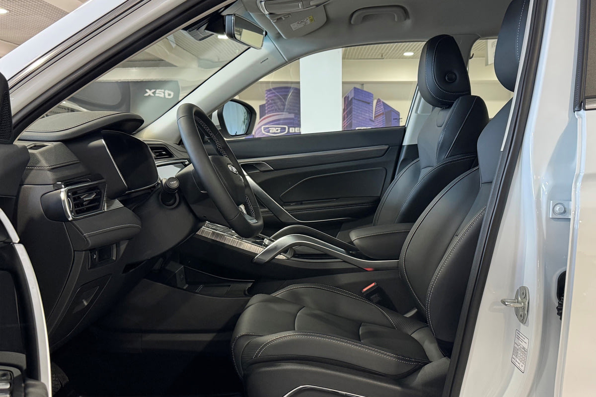 Фото GEELY Belgee X70 I Рестайлинг Престиж Белый I Рестайлинг 2026, №7