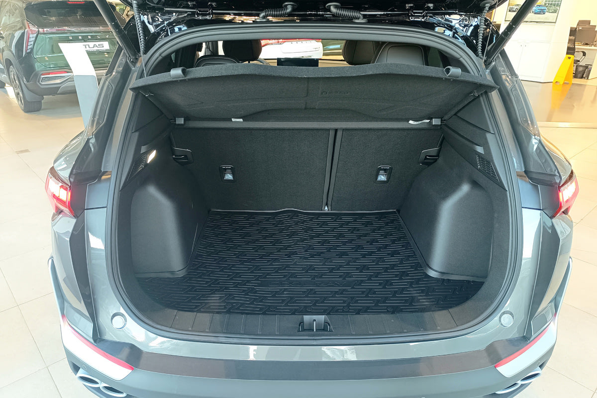 Фото GEELY Coolray I Рестайлинг 2 Эксклюзив Серый металлик I РЕСТАЙЛИНГ 2 2026, №9