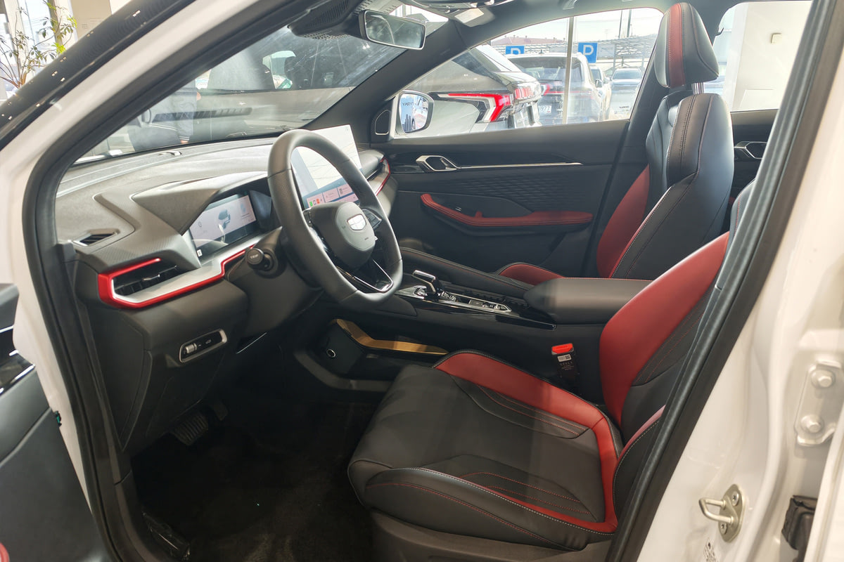 Фото GEELY Coolray I Рестайлинг 2 Эксклюзив Белый I РЕСТАЙЛИНГ 2 2026, №6