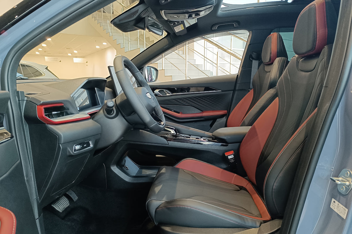 Фото GEELY Coolray I Рестайлинг 2 Эксклюзив Лиловый перламутр I РЕСТАЙЛИНГ 2 2026, №6