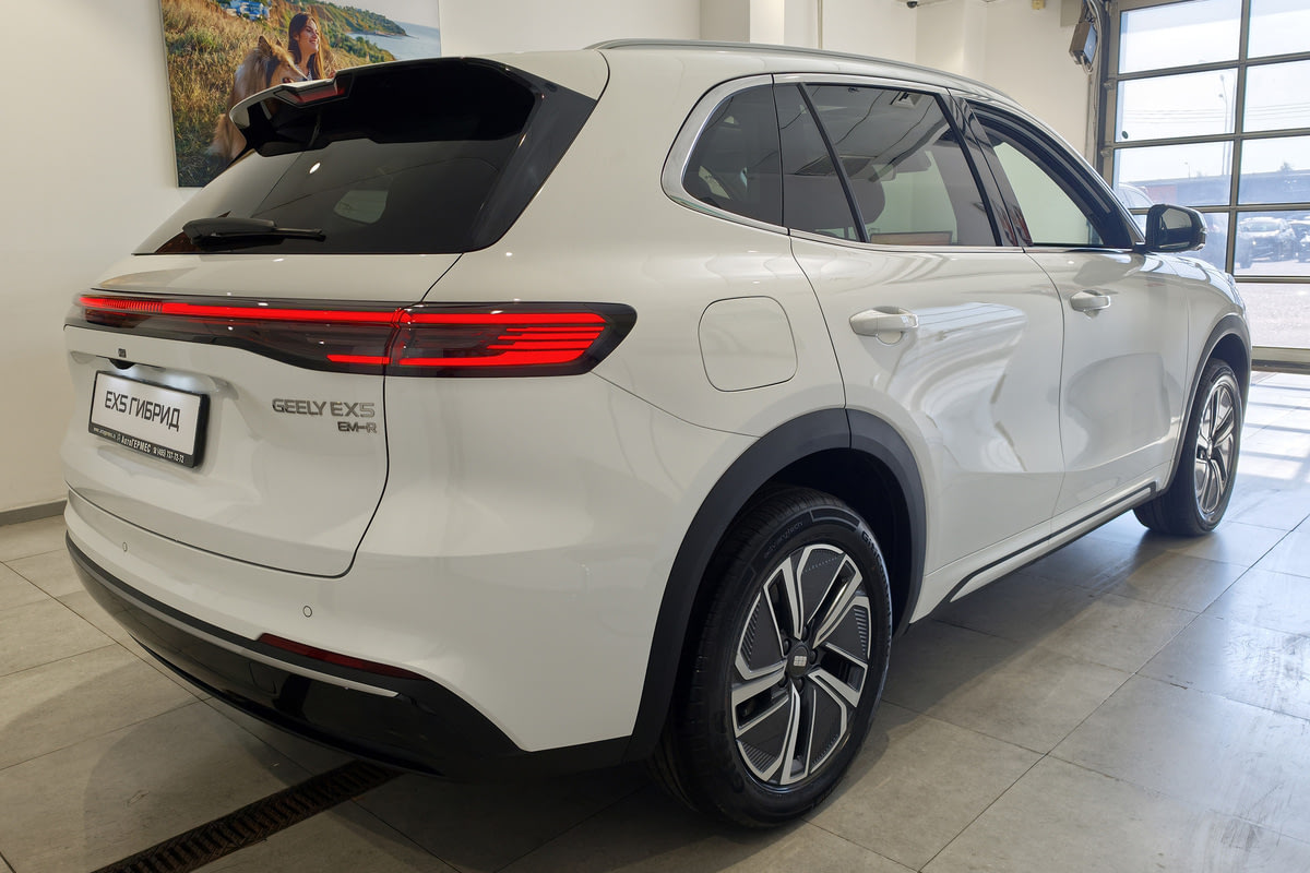Фото GEELY EX5 Гибрид I EM-R Макс Белый I 2026, №2