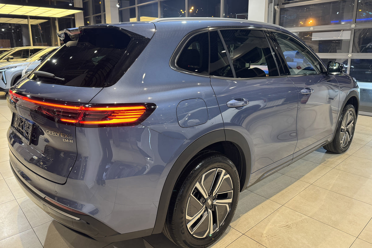 Фото GEELY EX5 Гибрид I EM-R Макс Синий металлик I 2026, №3