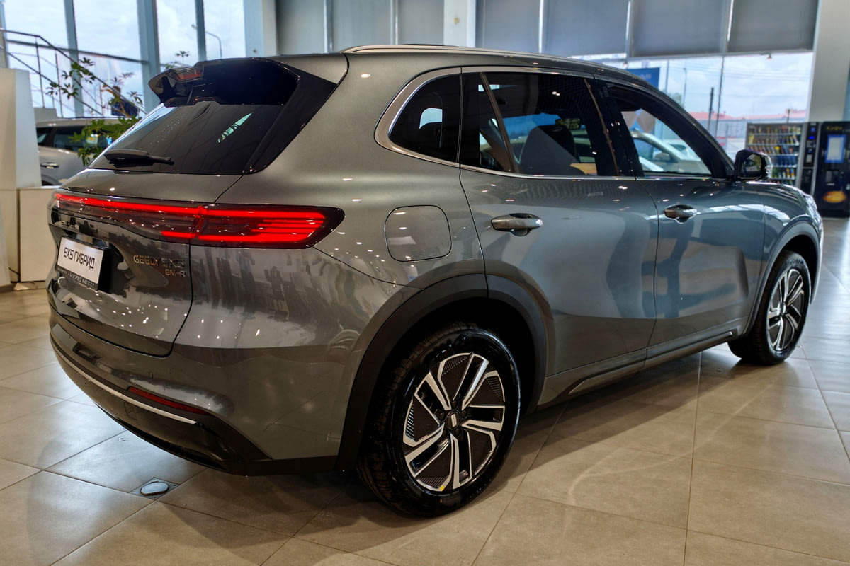 Фото GEELY EX5 Гибрид I EM-R Макс Серый металлик I 2026, №2
