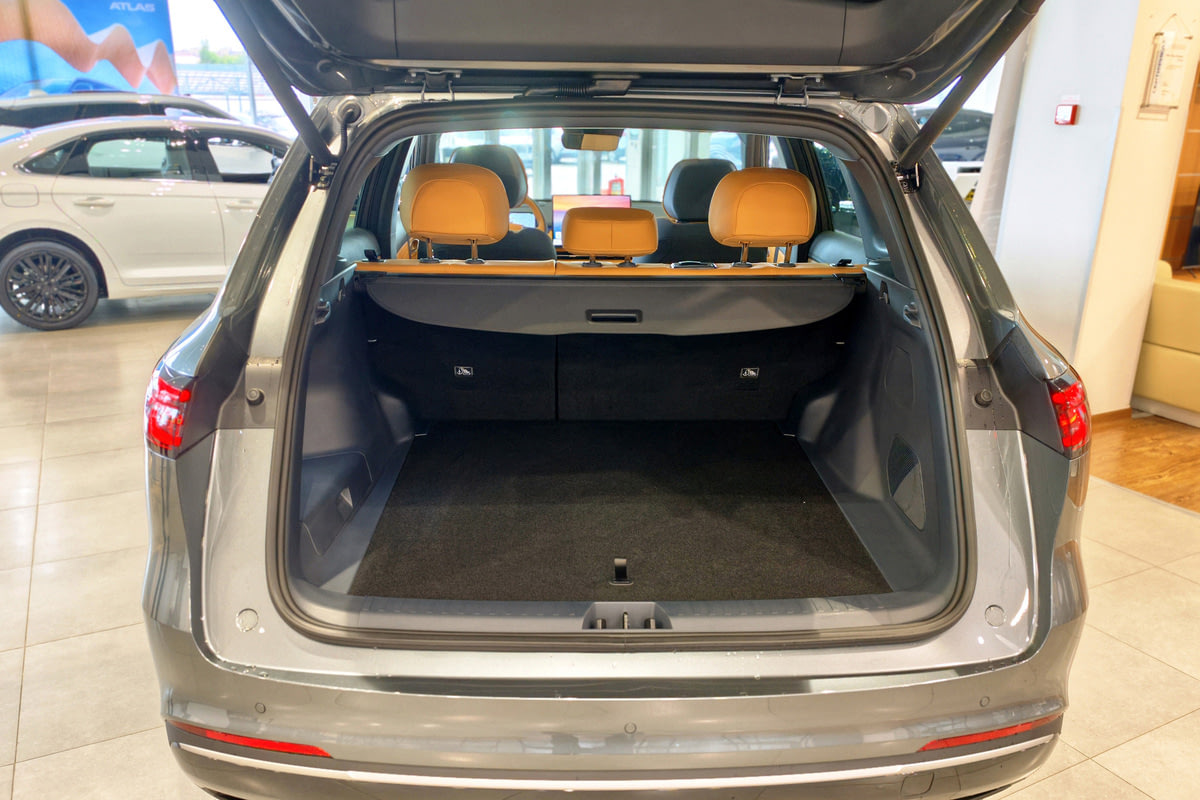Фото GEELY EX5 Гибрид I EM-R Макс Серый металлик I 2026, №9