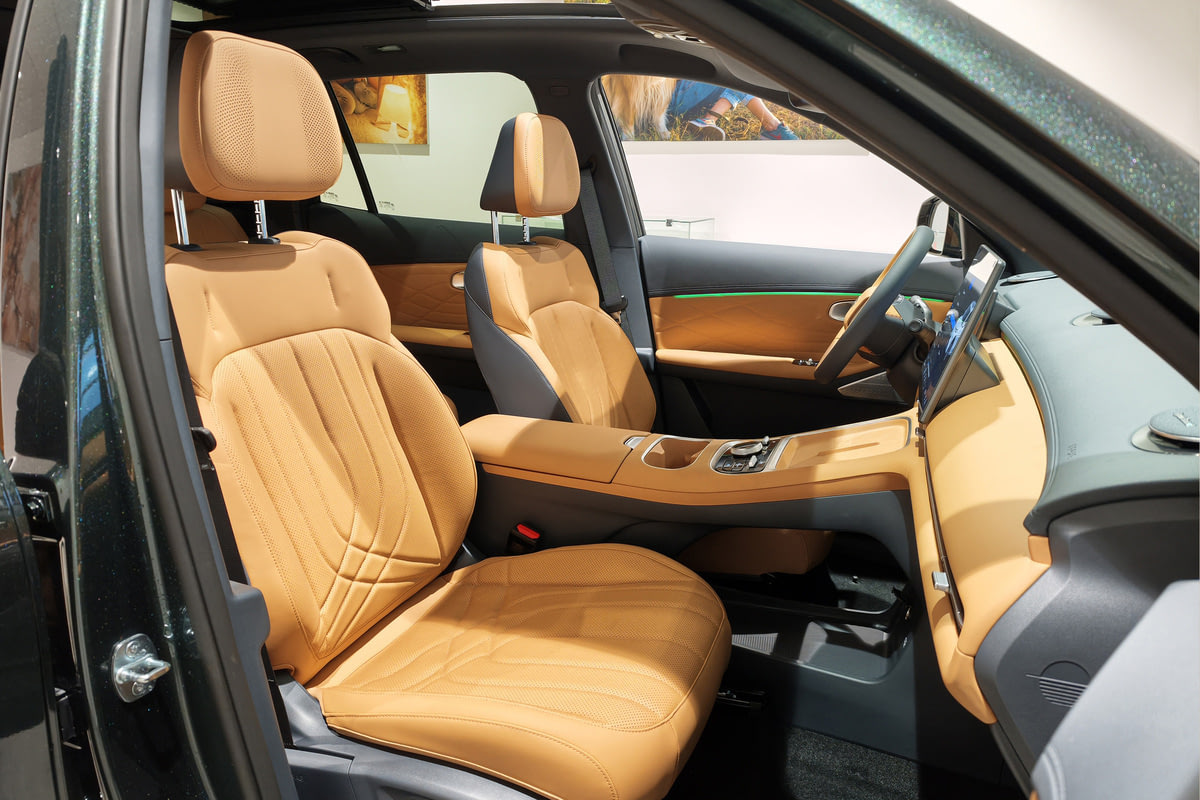 Фото GEELY EX5 Гибрид I EM-R Макс Зеленый металлик I 2026, №7