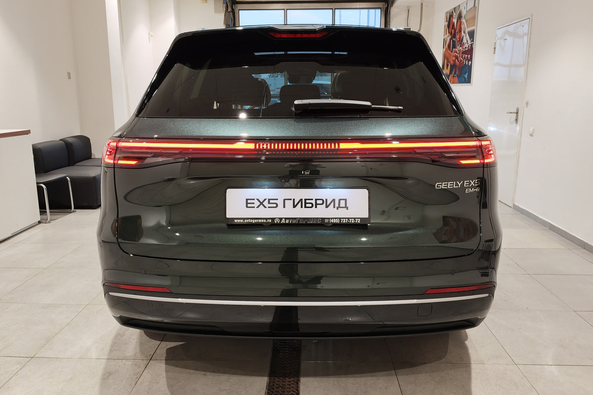 Фото GEELY EX5 Гибрид I EM-R Макс Зеленый металлик I 2026, №3