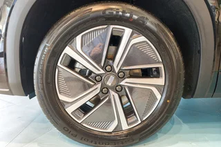 Фото GEELY EX5 Гибрид EM-R Макс