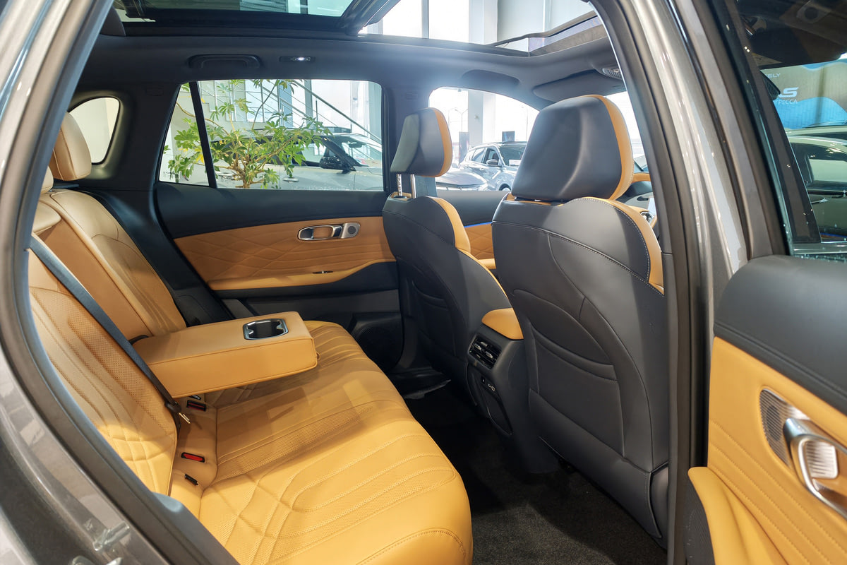 Фото GEELY EX5 Гибрид I EM-R Макс Серый металлик I 2026, №8