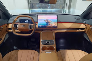 Фото GEELY EX5 EM-i Max