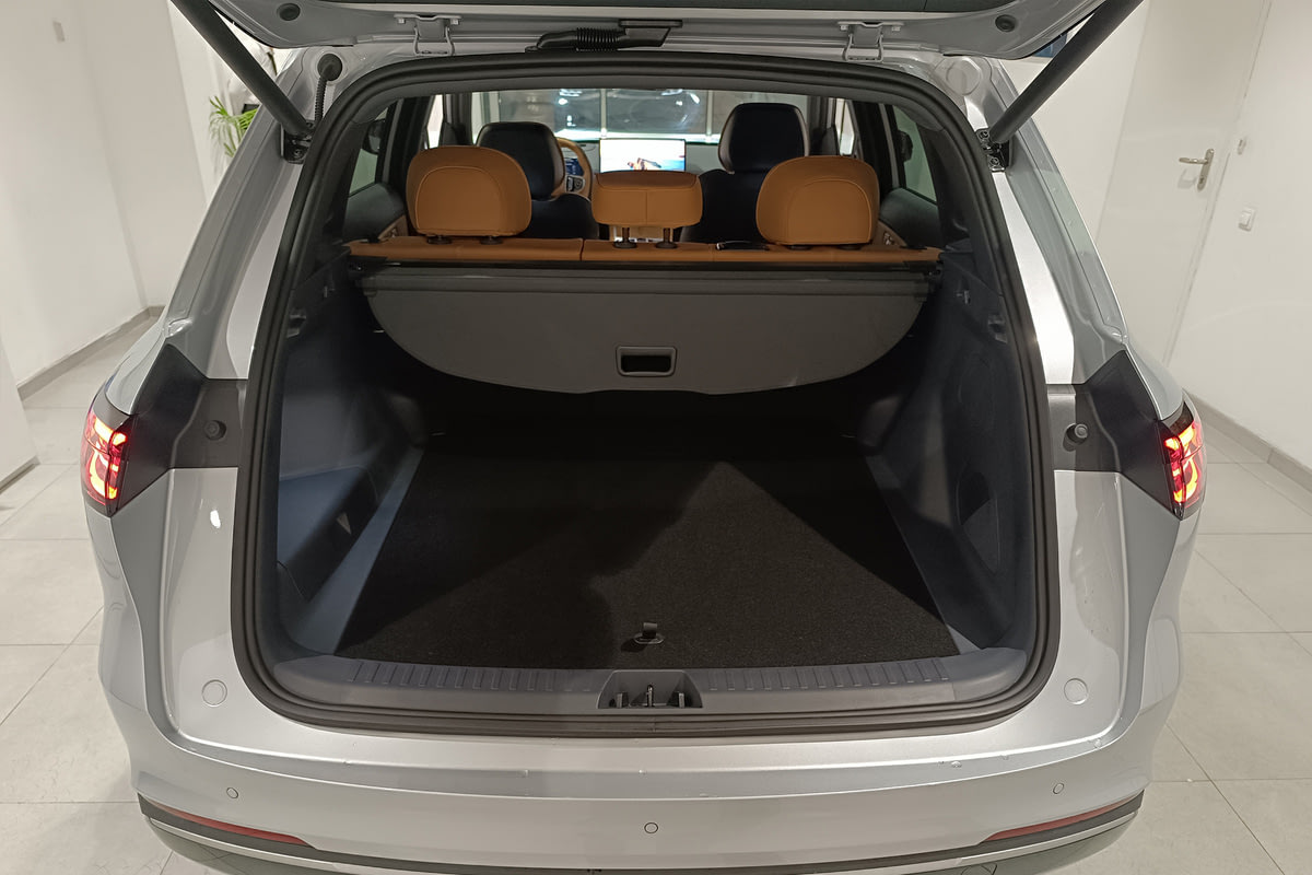 Фото GEELY EX5 EM-i I Max Pearl Silver I 2025, №9