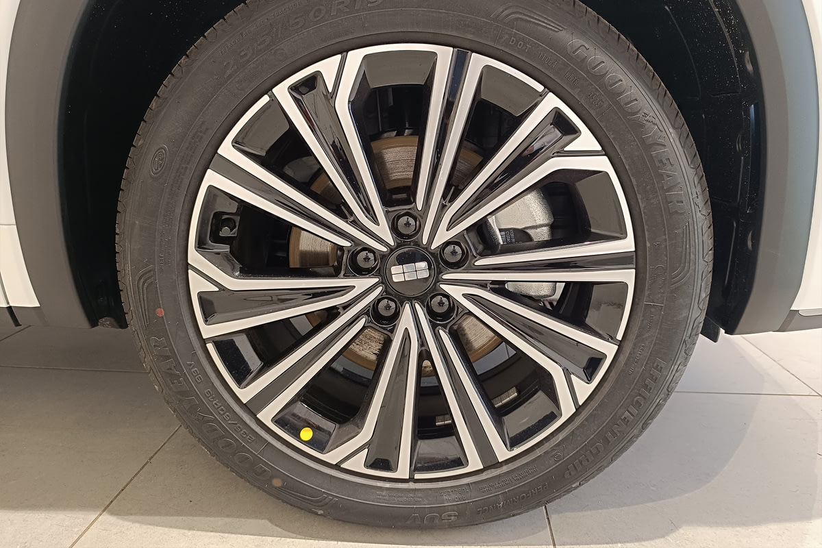 Фото GEELY EX5 EM-i I Max Crystal White I 2025, №4