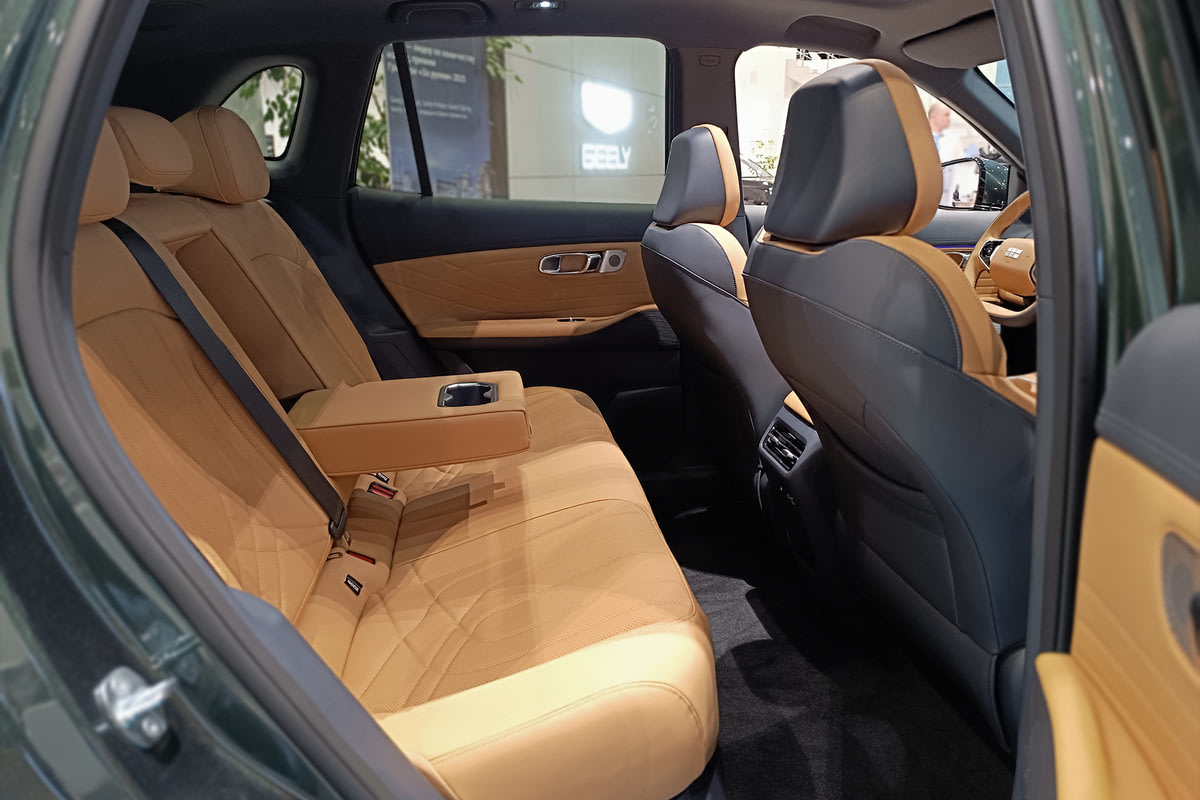 Фото GEELY EX5 EM-i I Max Jungle Green I 2025, №8