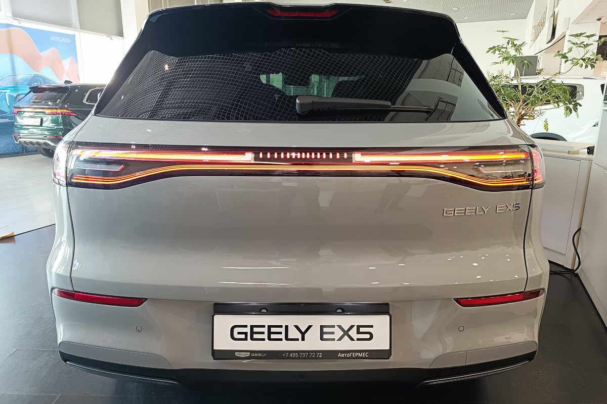 Фото GEELY EX5 I Макс Серебристый металлик I 2025, №3