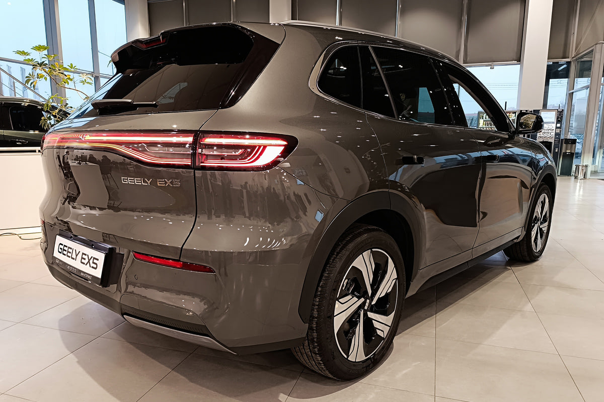 Фото GEELY EX5 I Max Magnetic Grey I 2025, №2