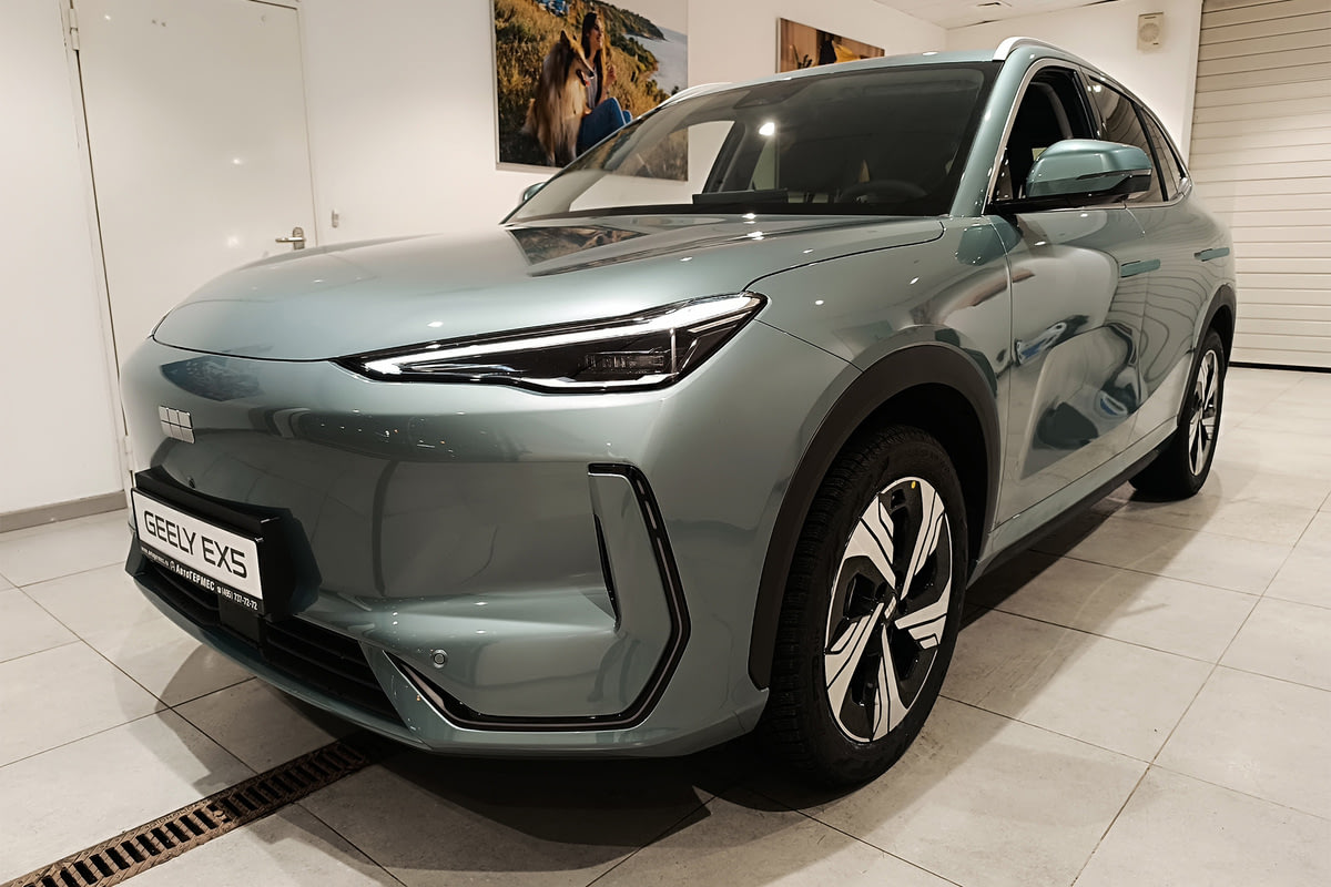 Фото GEELY EX5 I Max Water Reflection GreenBlue I 2025, №1
