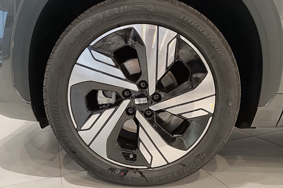 Фото GEELY EX5 I Max Magnetic Grey I 2025, №4