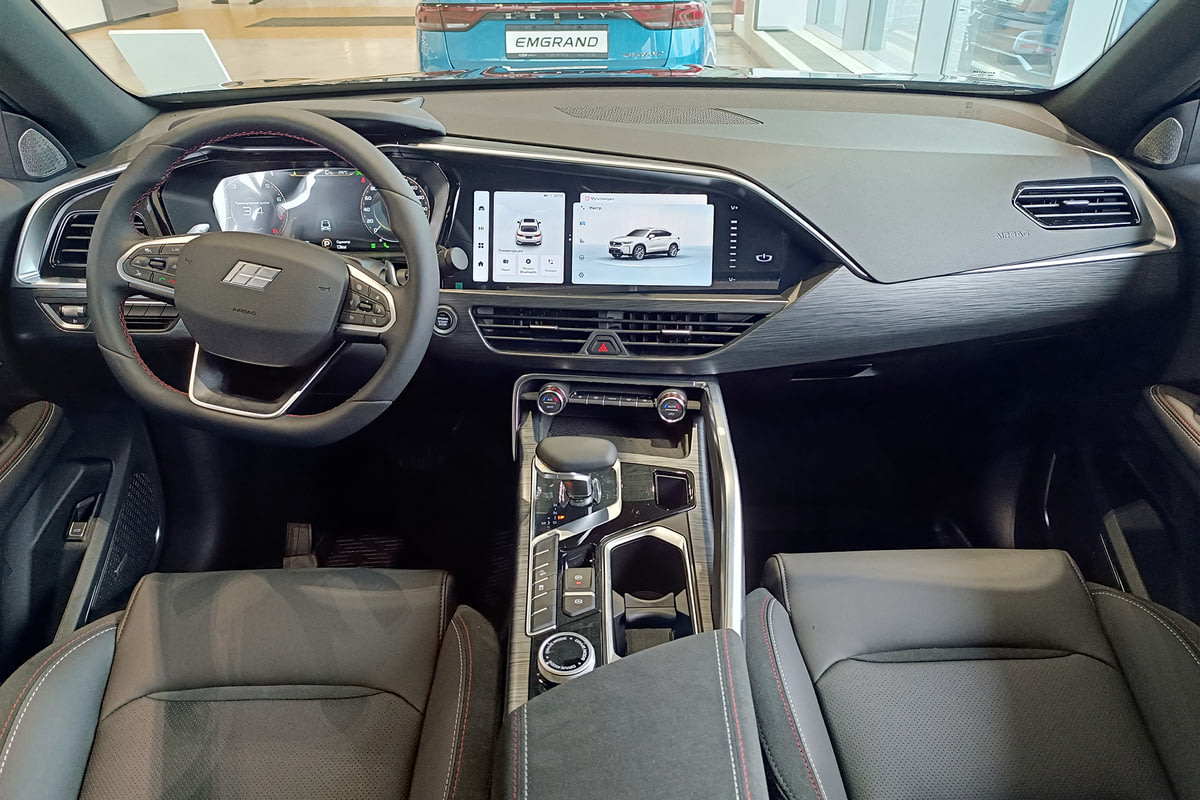 Фото GEELY KNEWSTAR 001 I Flagship Ink Black I 2024, №5