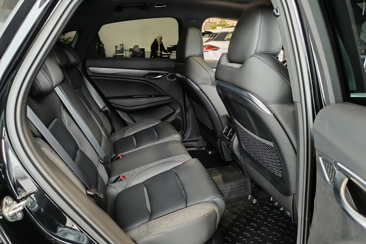 Фото GEELY KNEWSTAR 001 I Flagship Ink Black I 2024, №8