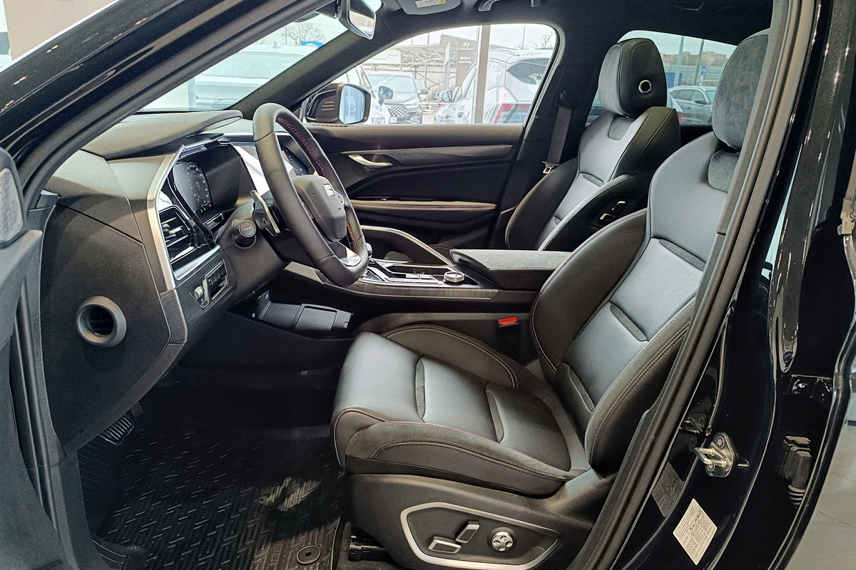 Фото GEELY KNEWSTAR 001 I Flagship Ink Black I 2024, №6