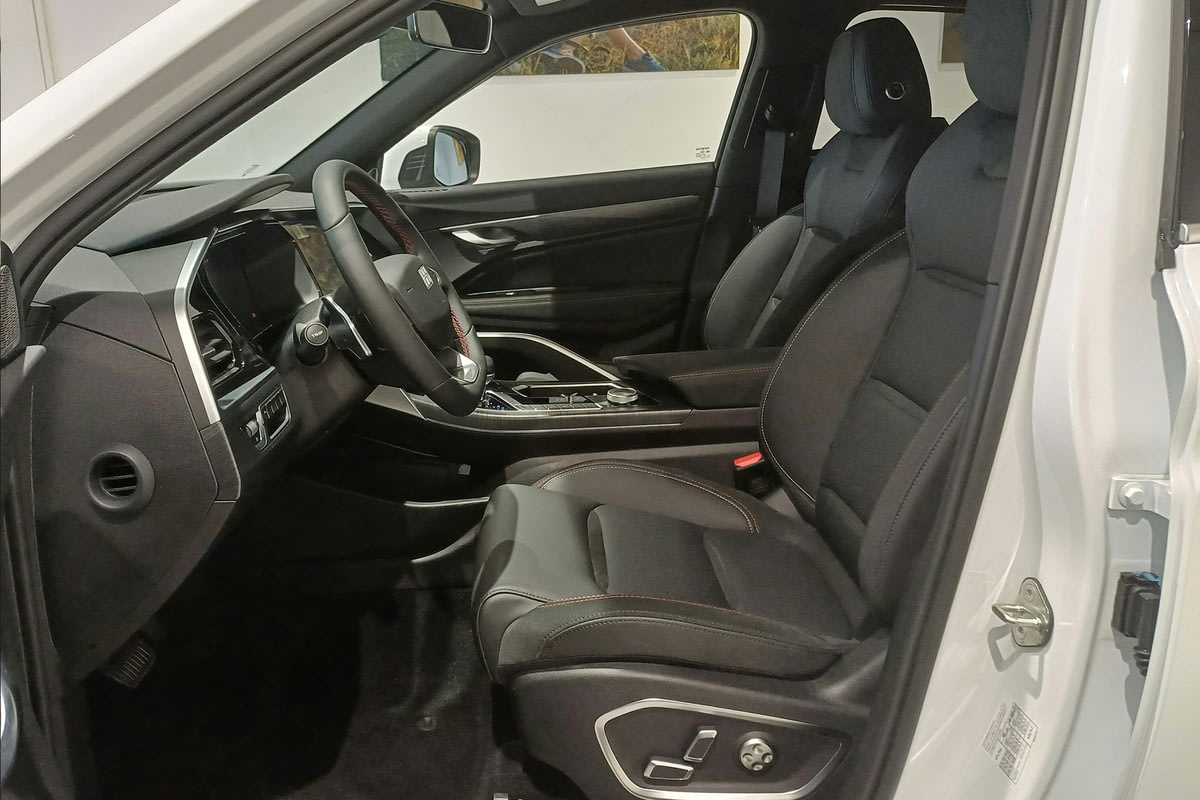 Фото GEELY KNEWSTAR 001 I Flagship Crystal White I 2024, №6