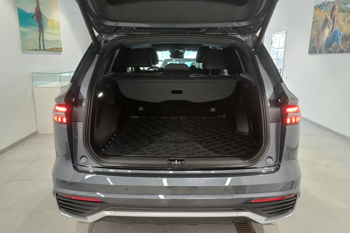 Фото GEELY Monjaro I Flagship Basalt Gray I 2025, №9