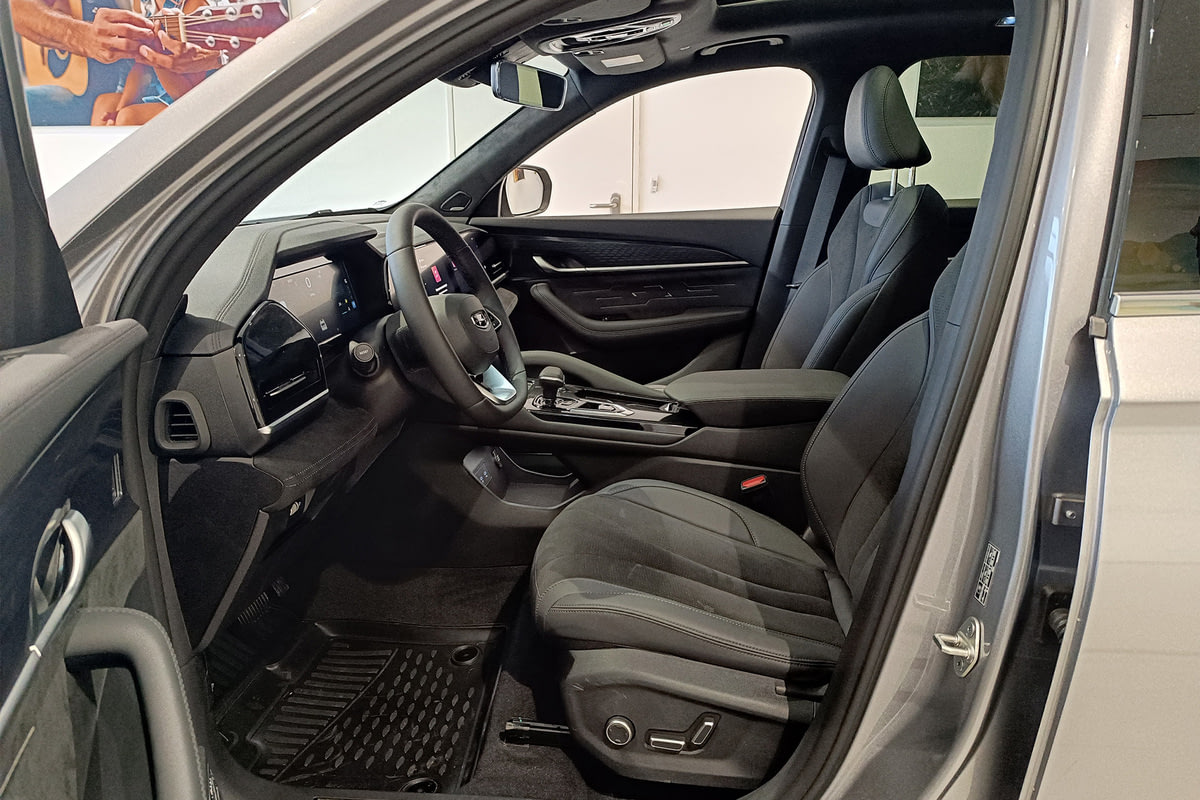 Фото GEELY Monjaro I Flagship Aurora Silver I 2025, №6