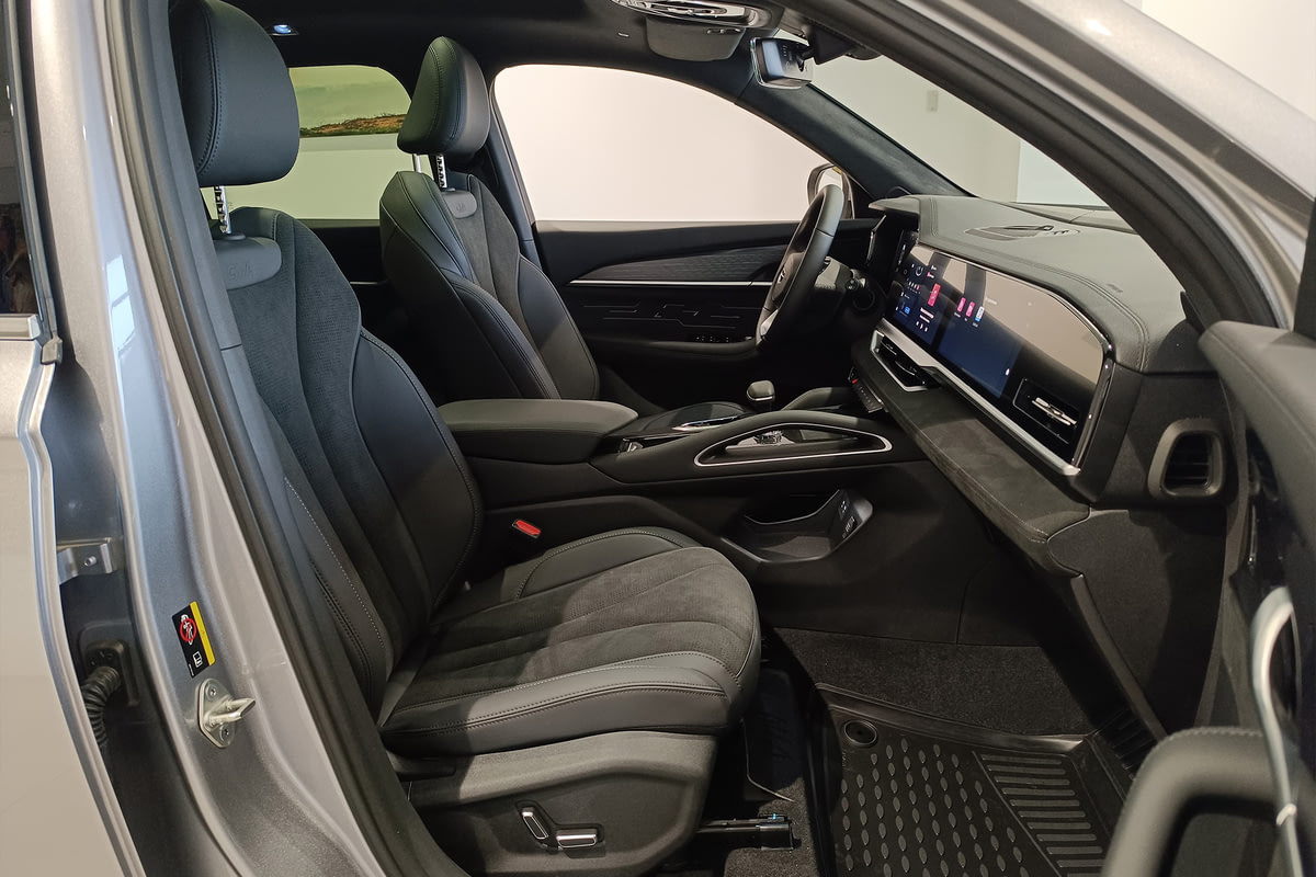 Фото GEELY Monjaro I Flagship Aurora Silver I 2025, №7