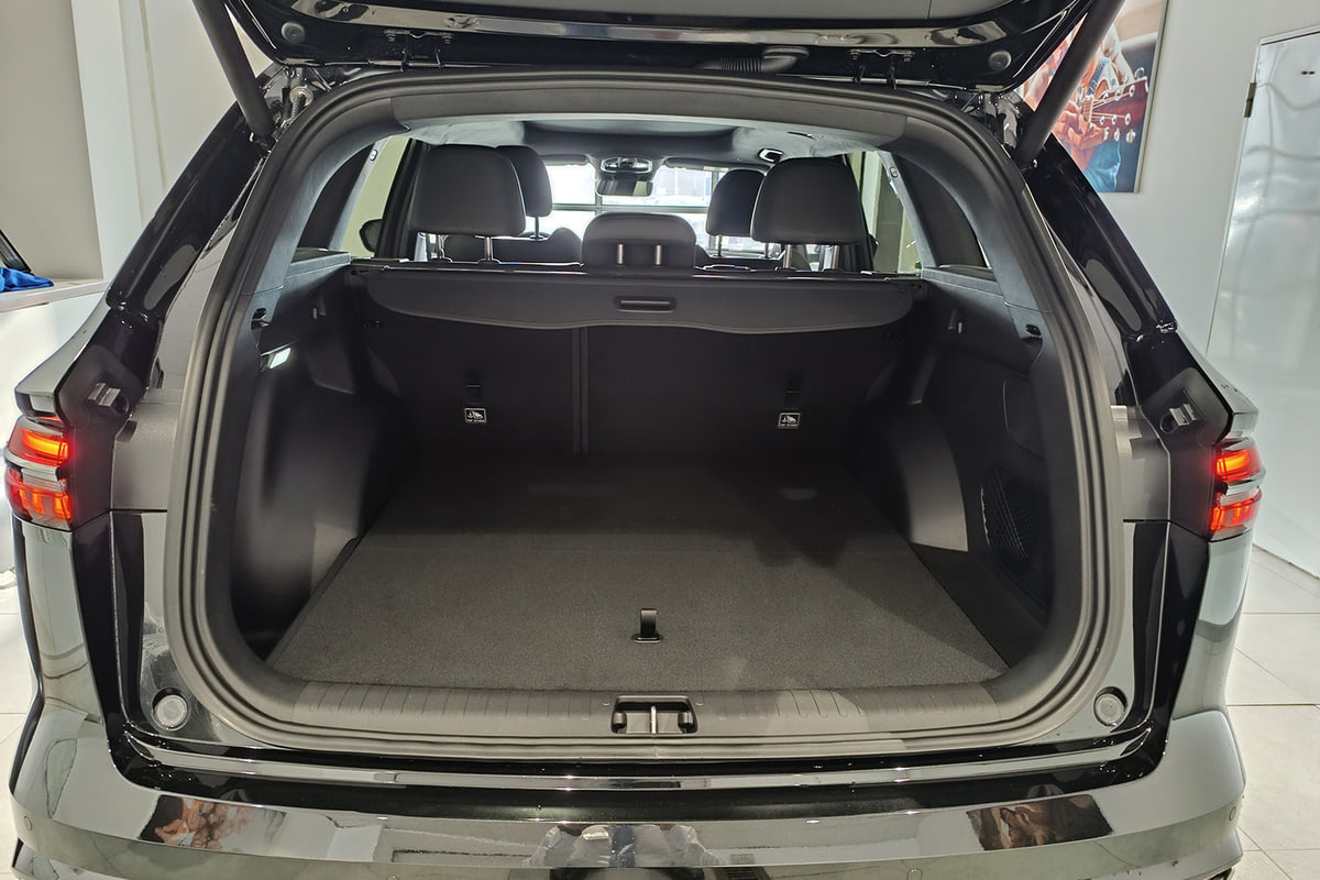 Фото GEELY Monjaro I Flagship Ink Black I 2025, №9