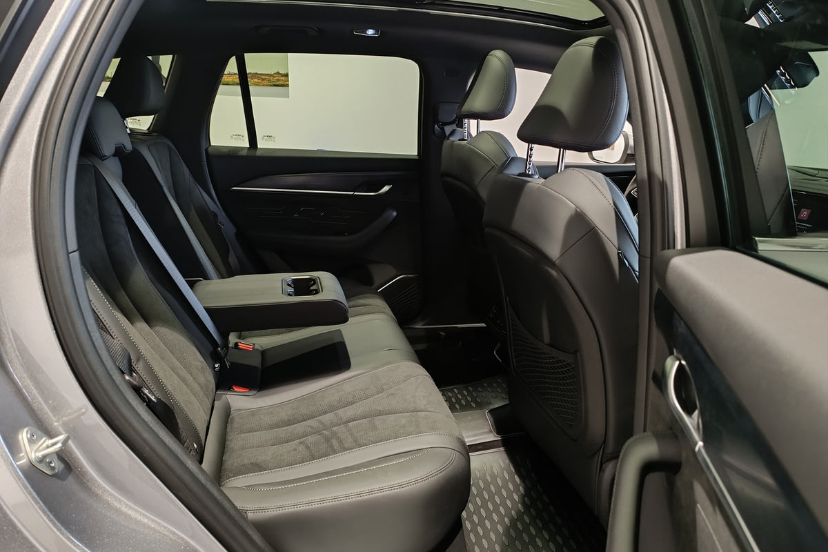 Фото GEELY Monjaro I Flagship Aurora Silver I 2025, №8