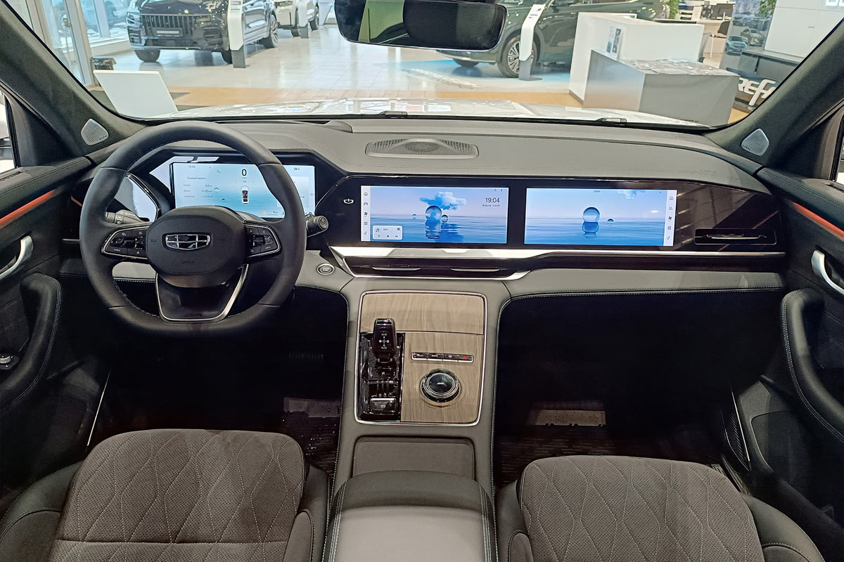 Фото GEELY Monjaro I Flagship SE Oyster White I 2025, №5