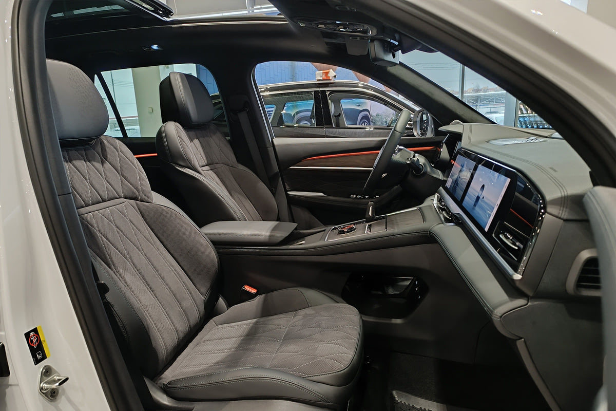 Фото GEELY Monjaro I Flagship SE Oyster White I 2025, №7