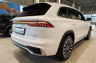 Фото GEELY Monjaro Flagship SE