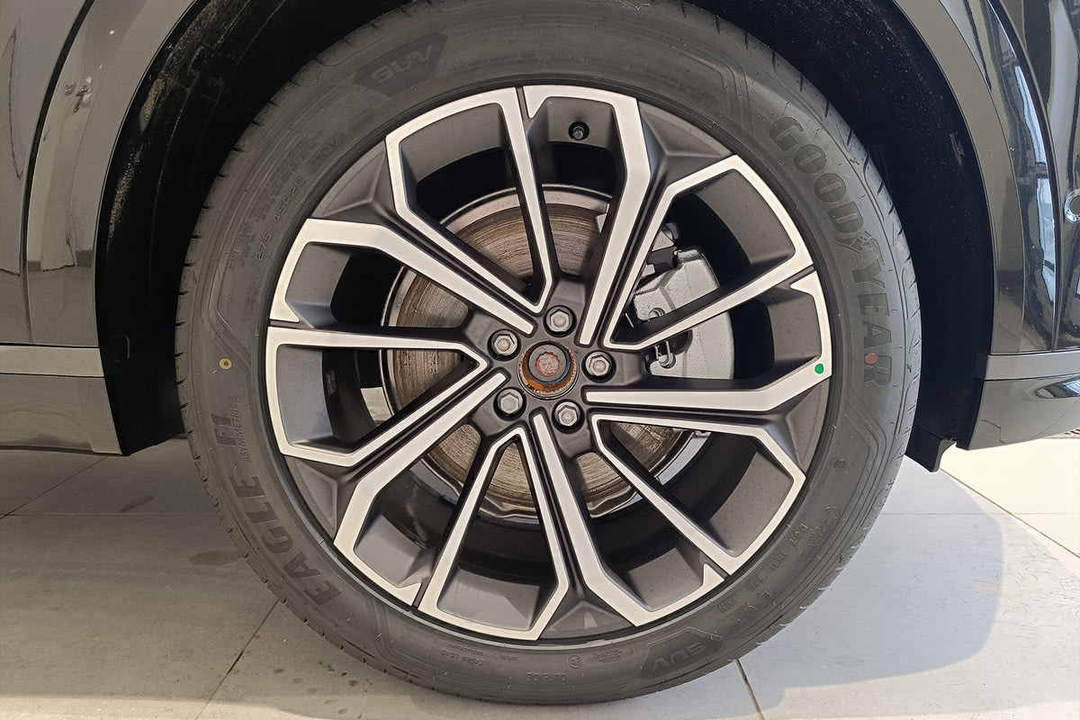 Фото GEELY Nordcross 001 I Ultra Sparkling Black I 2025, №4