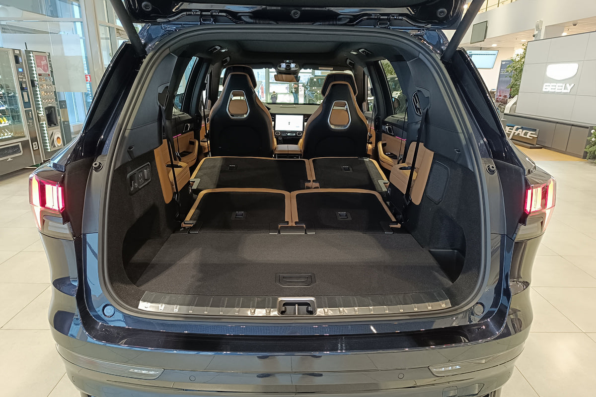 Фото GEELY Nordcross 001 I Ultra Infinite Blue I 2025, №12