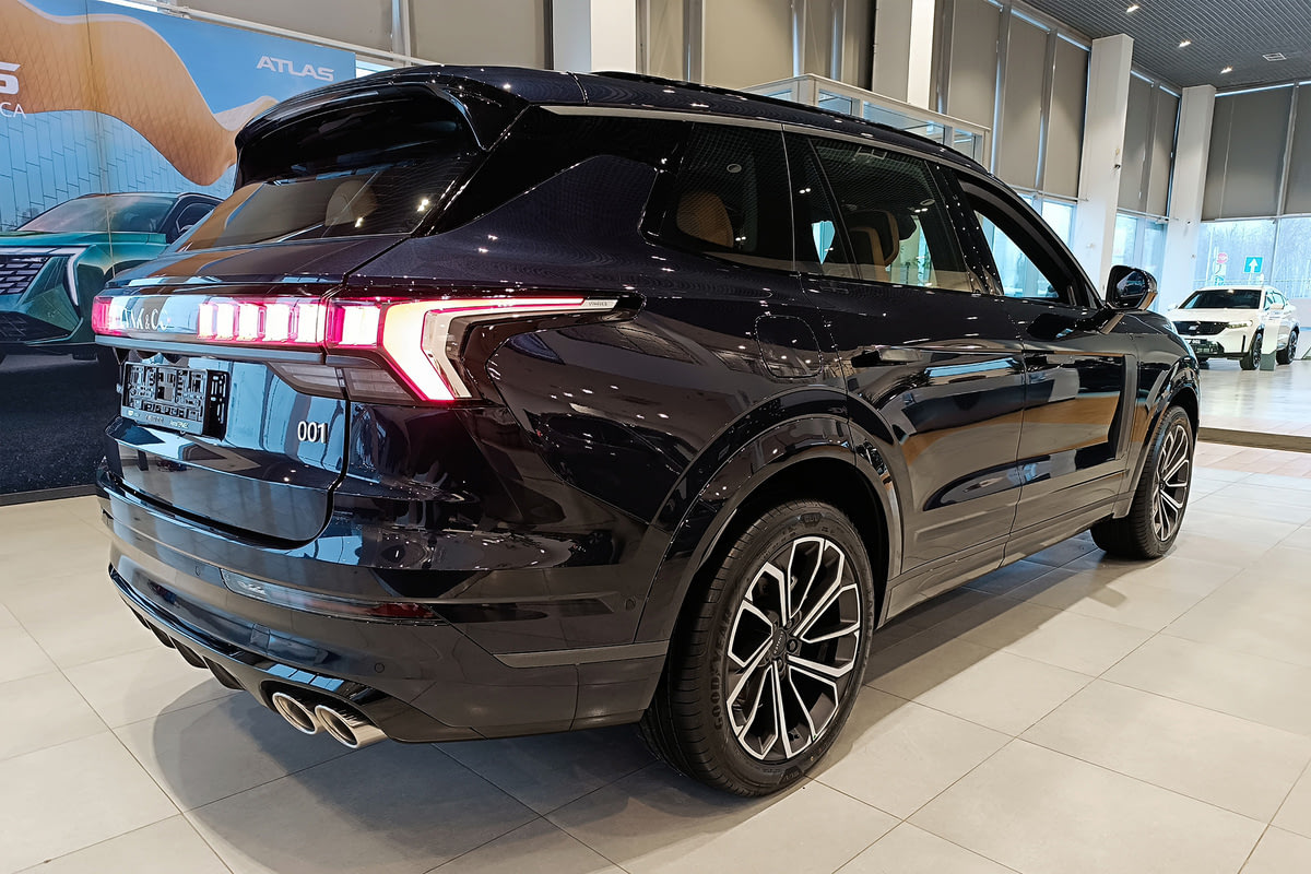 Фото GEELY Nordcross 001 I Ultra Infinite Blue I 2025, №2