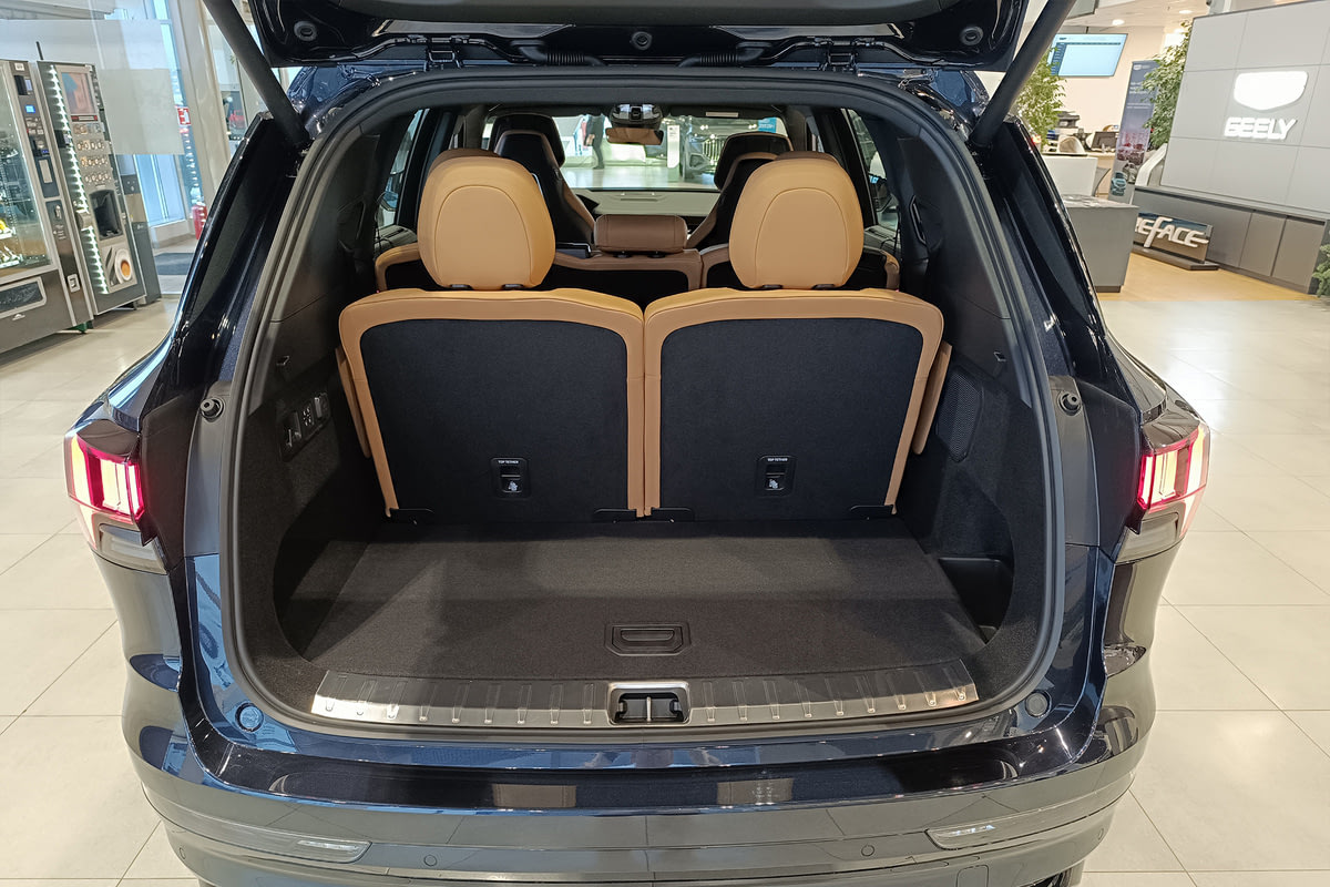 Фото GEELY Nordcross 001 I Ultra Infinite Blue I 2025, №10