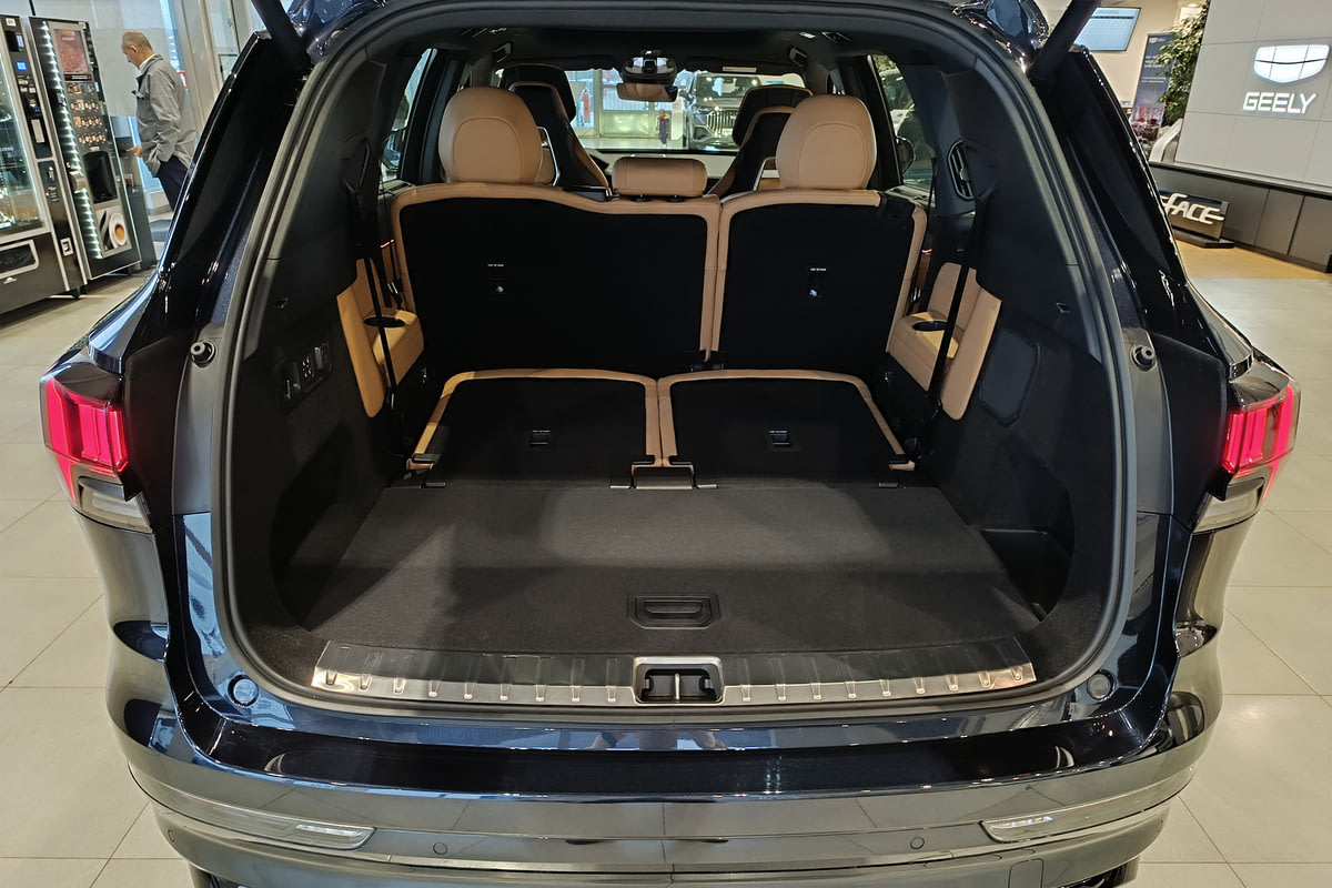 Фото GEELY Nordcross 001 I Ultra Infinite Blue I 2025, №11