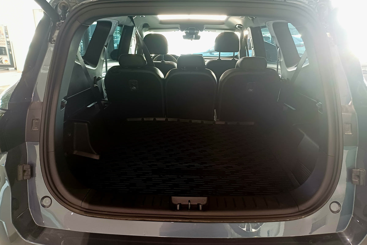 Фото GEELY Okavango I рестайлинг Flagship Серый металлик I рестайлинг 2024, №9