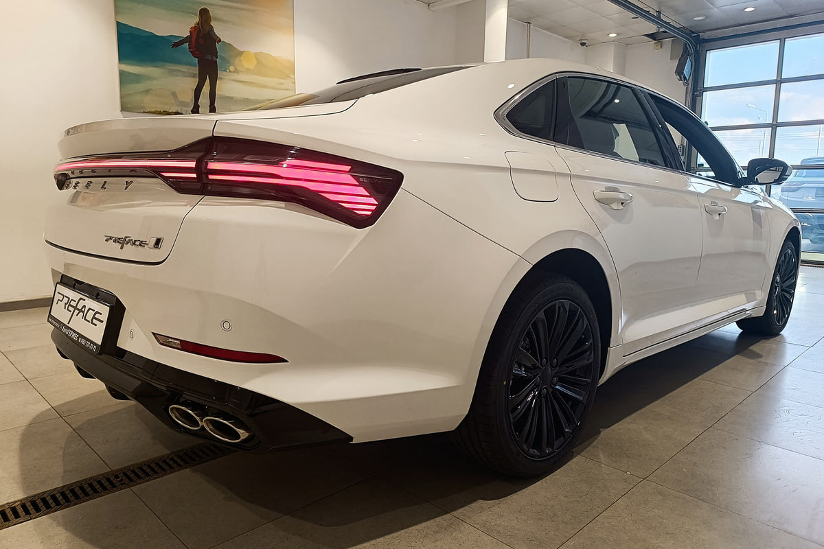 Фото GEELY Preface I Flagship Crystal White I 2024, №2
