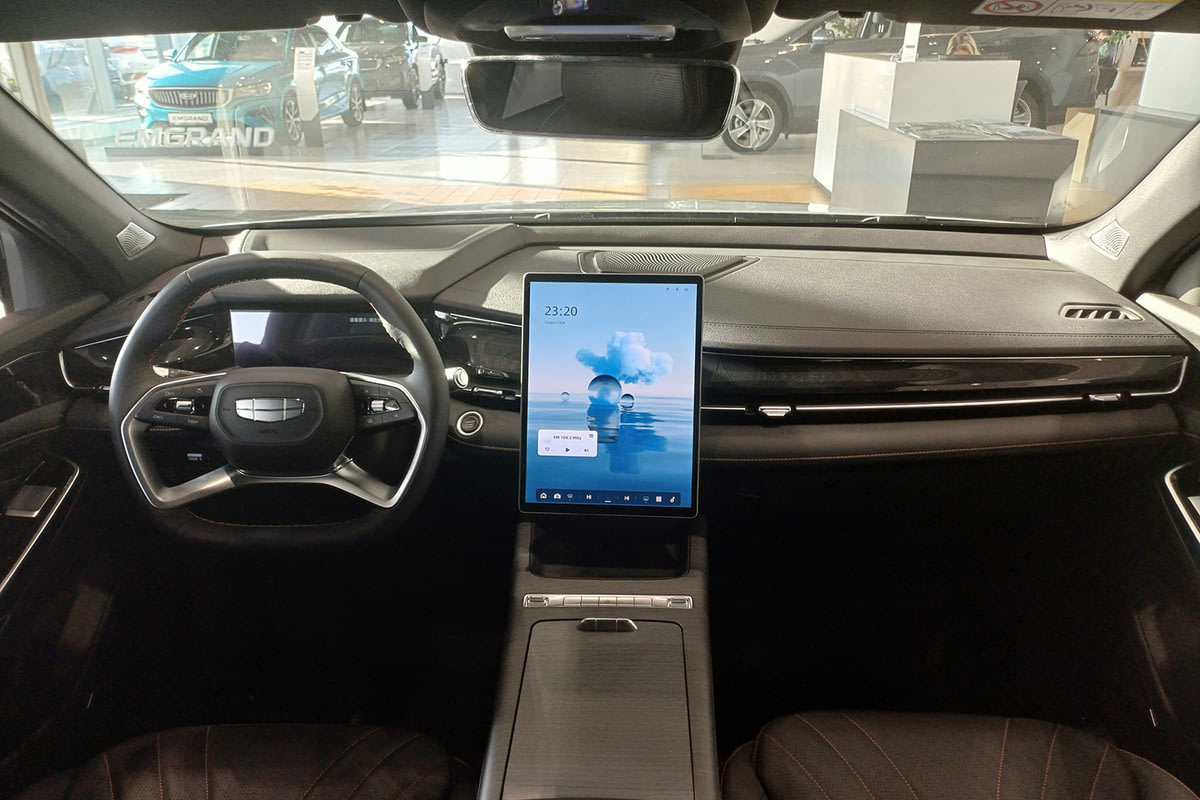 Фото GEELY Preface I Flagship Diamond purple I 2024, №5