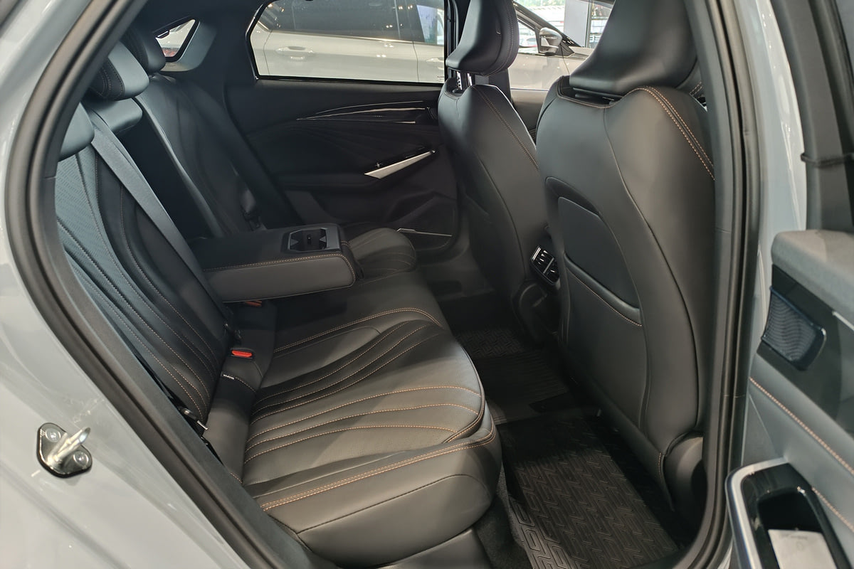 Фото GEELY Preface I Flagship Light grey I 2024, №8