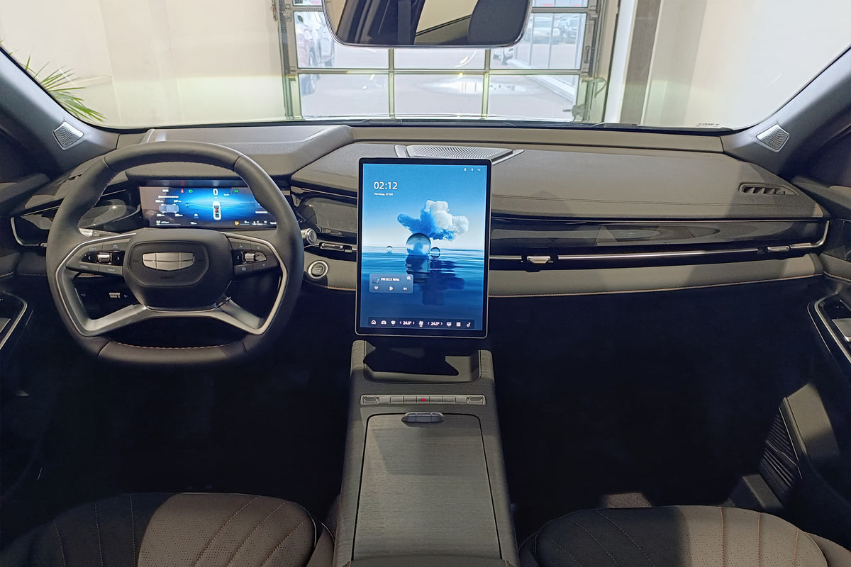 Фото GEELY Preface I Flagship Moss green I 2024, №5