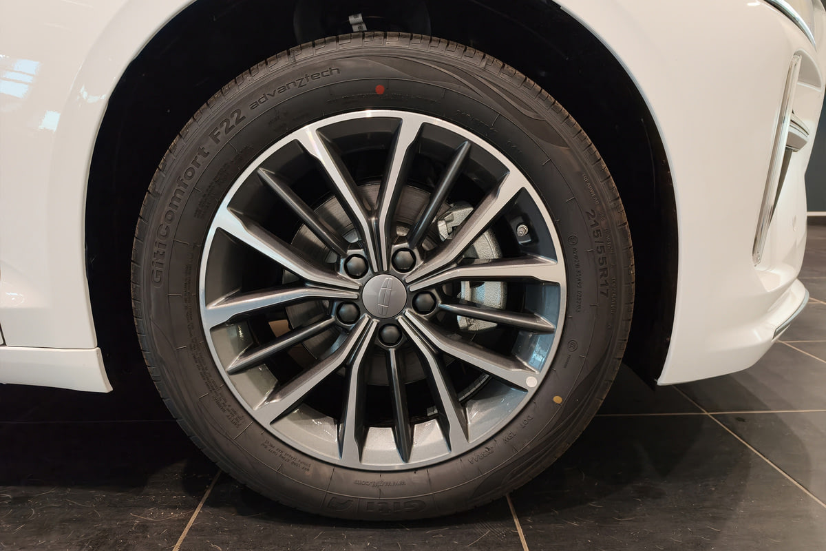Фото GEELY Preface I Люкс Белый I 2026, №4