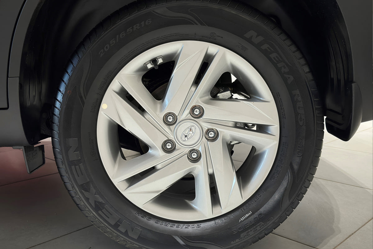 Фото HYUNDAI Creta (Solaris HC) I Фэмили (Family) Красный металлик I 2025, №5