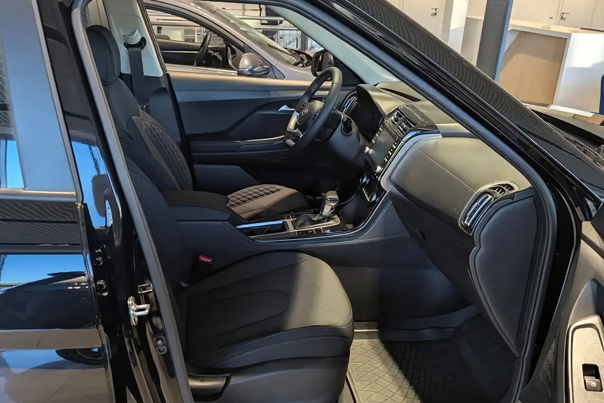 Фото HYUNDAI Creta (Solaris HC) I Лайфстайл (Lifestyle) Черный металлик I 2025, №7
